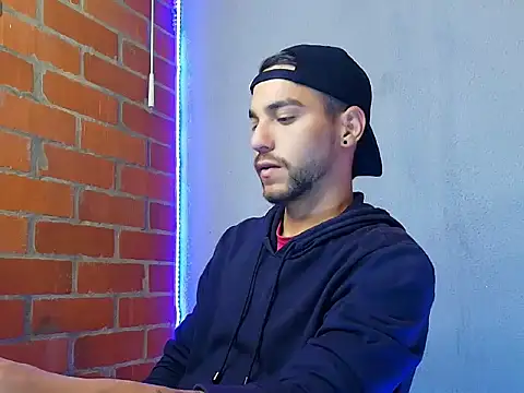 Snapshot of Leandro_valenzuela chatting on October 27, 2025, 8:02 pm Leandro valenzuela online show from October 27, 2025, 8:02 pm