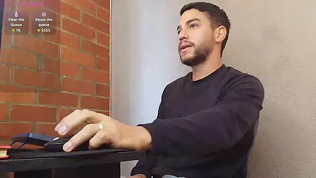 Snapshot of Leandro_valenzuela chatting on May 12, 2026, 2:03 pm Leandro valenzuela online show from May 12, 2026, 2:03 pm