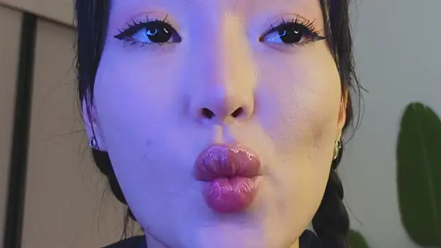 AudreyMell online show from December 3, 2024, 5:55 pm