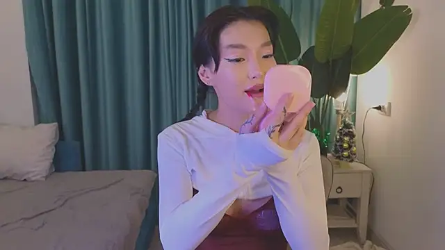 AudreyMell online show from December 6, 2024, 3:00 pm