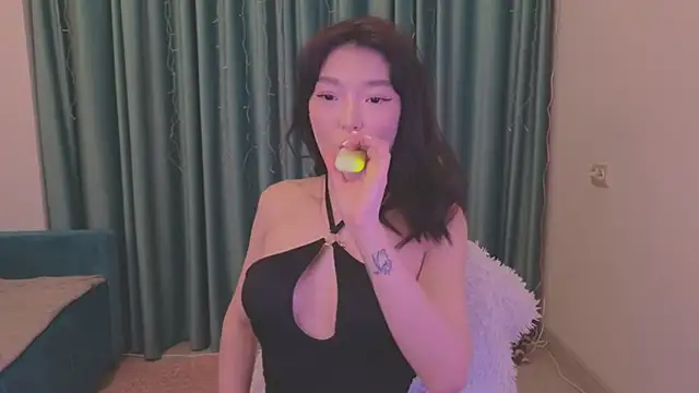 AudreyMell online show from January 6, 2025, 2:36 pm