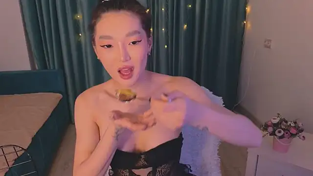 AudreyMell online show from February 5, 2025, 2:48 pm