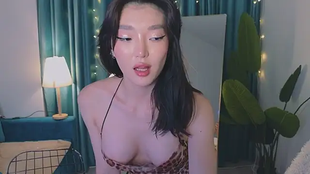 AudreyMell online show from February 6, 2025, 6:13 pm