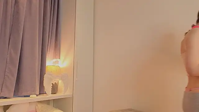 elfinvibes online show from February 2, 2026, 6:12 am