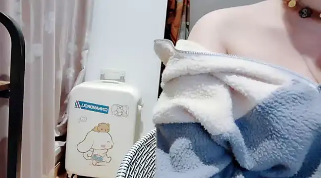 Snapshot of arena1357 chatting on December 10, 2024, 3:01 pm arena1357 online show from December 10, 2024, 3:01 pm