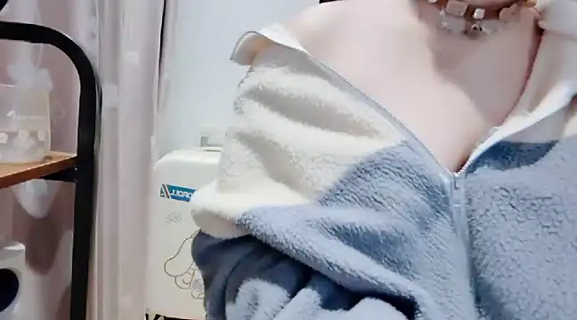 Snapshot of arena1357 chatting on December 19, 2024, 2:24 pm arena1357 online show from December 19, 2024, 2:24 pm