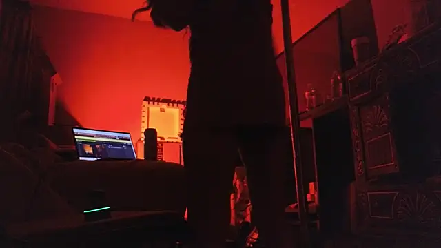 Sandrasaa online show from November 14, 2025, 7:18 am