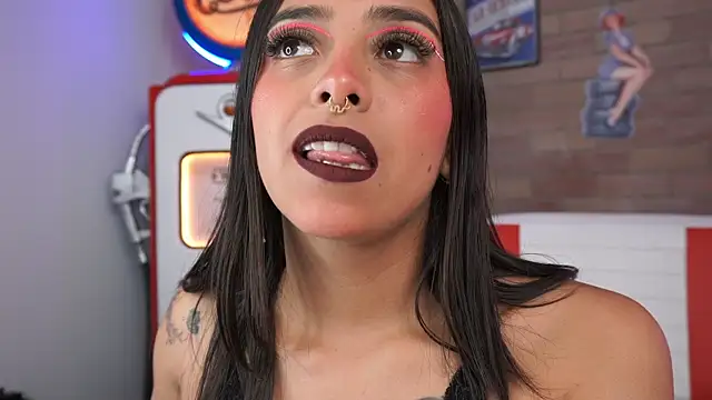 miss collins online show from April 29, 2026, 6:14 pm
