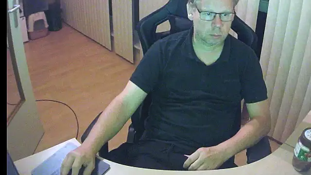 kinkyslet8 online show from September 18, 2025, 8:22 pm