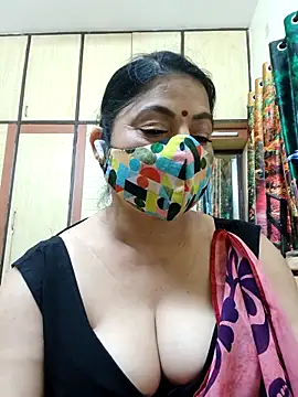 Snapshot of Ratna-777 chatting on October 7, 2025, 5:54 pm Ratna-777 online show from October 7, 2025, 5:54 pm