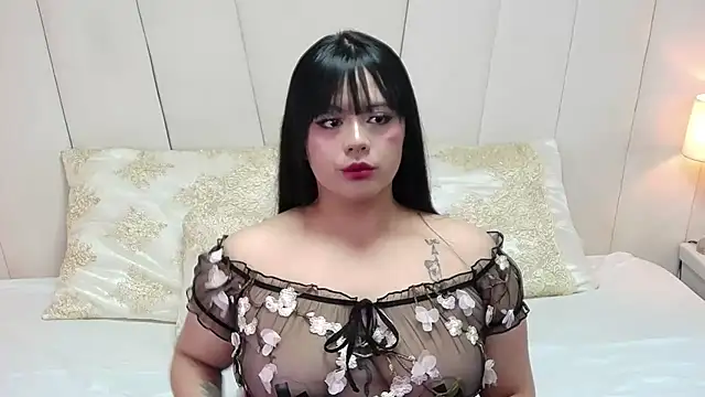 EllieMartini online show from February 6, 2025, 3:37 am