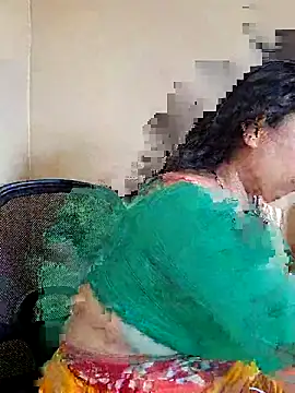 DREAM GIRL-30 online show from May 18, 2026, 6:52 am