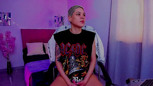 Charlee pink online show from October 2, 2025, 6:15 pm