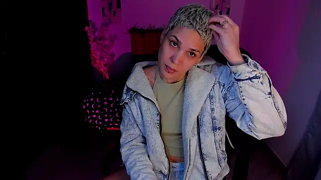 Charlee pink online show from October 9, 2025, 3:04 am