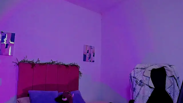 Charlee pink online show from October 26, 2025, 2:06 am