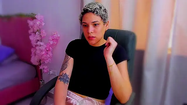 Charlee pink online show from November 19, 2025, 3:34 pm