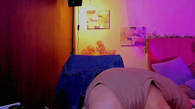 Charlee pink online show from March 22, 2026, 8:34 pm