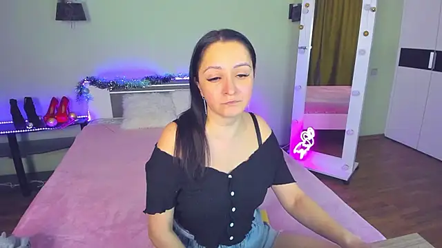 AngellLika online show from December 5, 2024, 4:34 pm