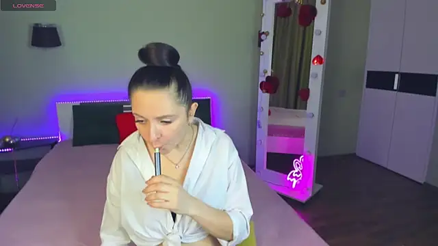 Snapshot of AngellLika chatting on September 25, 2025, 6:00 pm AngellLika online show from September 25, 2025, 6:00 pm