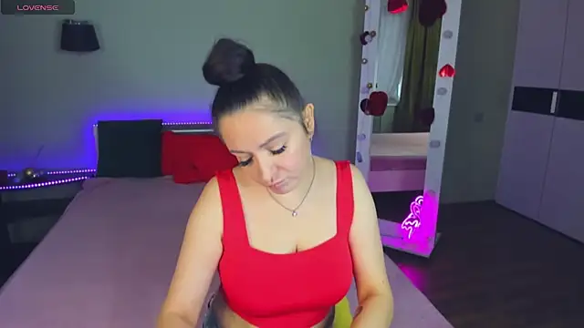 Snapshot of AngellLika chatting on October 2, 2025, 12:45 pm AngellLika online show from October 2, 2025, 12:45 pm