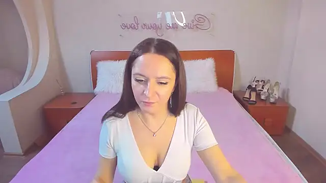 Snapshot of AngellLika chatting on April 3, 2026, 12:58 pm AngellLika online show from April 3, 2026, 12:58 pm