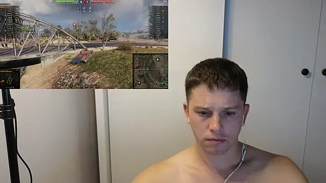 Snapshot of BigL0ve chatting on October 7, 2025, 2:36 pm BigL0ve online show from October 7, 2025, 2:36 pm