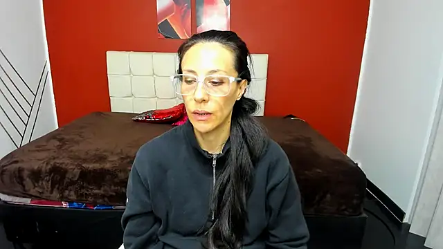 Abrillee1 online show from December 19, 2024, 10:53 pm