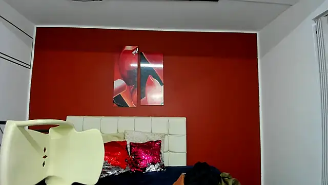 Abrillee1 online show from January 8, 2025, 1:21 am