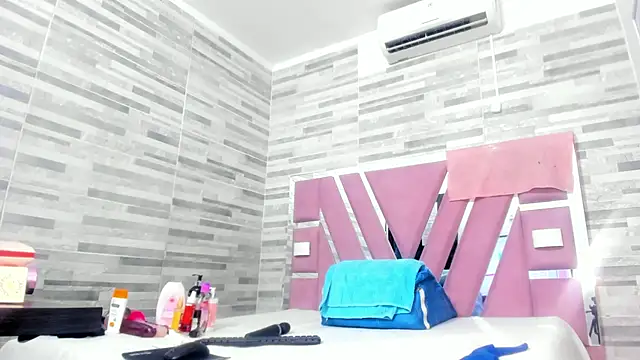 Snapshot of lola_hornei chatting on March 8, 2025, 11:27 am lola hornei online show from March 8, 2025, 11:27 am