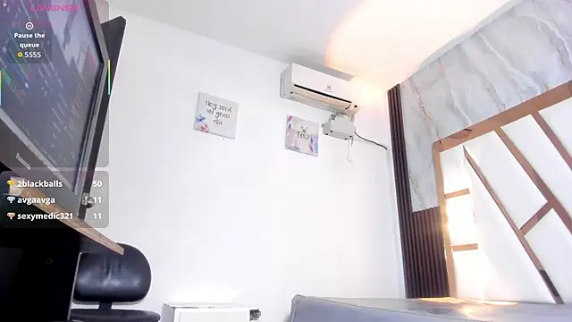 lola hornei online show from September 28, 2025, 12:27 am