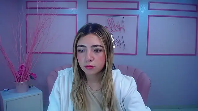 Snapshot of channel_blonde_a chatting on December 4, 2024, 4:38 pm channel blonde a online show from December 4, 2024, 4:38 pm