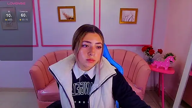 Snapshot of channel_blonde_a chatting on January 7, 2025, 4:37 pm channel blonde a online show from January 7, 2025, 4:37 pm