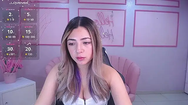 Snapshot of channel_blonde_a chatting on January 17, 2025, 4:47 pm channel blonde a online show from January 17, 2025, 4:47 pm