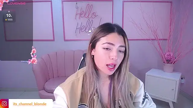 Snapshot of channel_blonde_a chatting on January 28, 2025, 7:21 pm channel blonde a online show from January 28, 2025, 7:21 pm