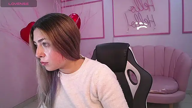 Snapshot of channel_blonde_a chatting on February 19, 2025, 6:00 pm channel blonde a online show from February 19, 2025, 6:00 pm