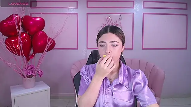 Snapshot of channel_blonde_a chatting on February 21, 2025, 4:37 pm channel blonde a online show from February 21, 2025, 4:37 pm