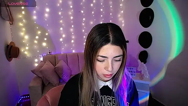 Snapshot of channel_blonde_a chatting on March 7, 2025, 9:48 pm channel blonde a online show from March 7, 2025, 9:48 pm