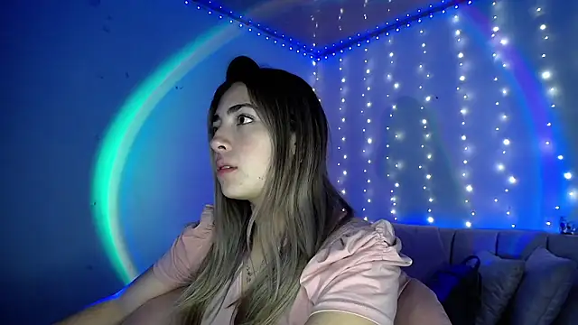 Snapshot of channel_blonde_a chatting on March 8, 2025, 5:01 pm channel blonde a online show from March 8, 2025, 5:01 pm