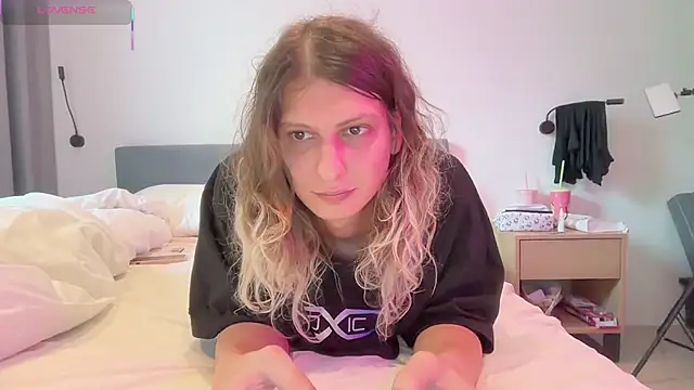 Alice Pinkhead online show from November 17, 2025, 6:52 am