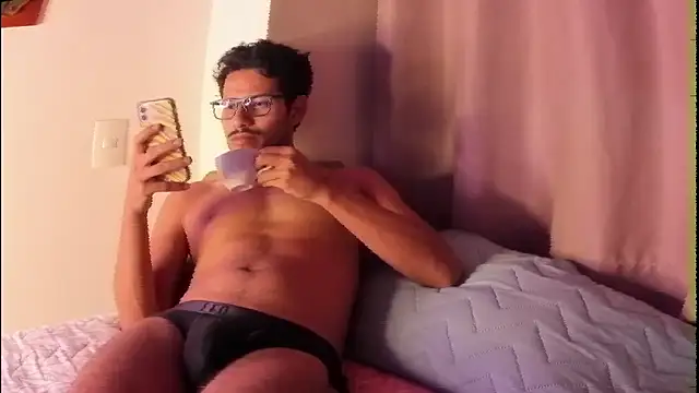 Nicholasrodrii online show from March 3, 2026, 10:37 pm