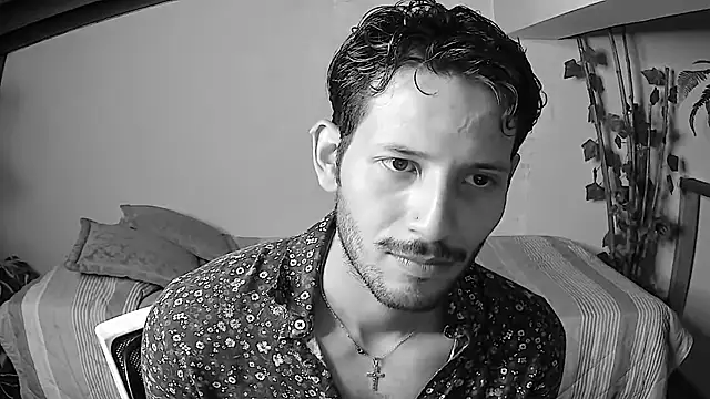 Snapshot of Nicholasrodrii chatting on June 24, 2026, 10:42 pm Nicholasrodrii online show from June 24, 2026, 10:42 pm