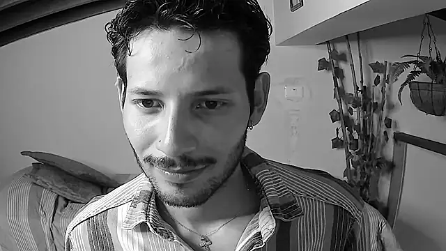 Snapshot of Nicholasrodrii chatting on June 25, 2026, 9:41 pm Nicholasrodrii online show from June 25, 2026, 9:41 pm