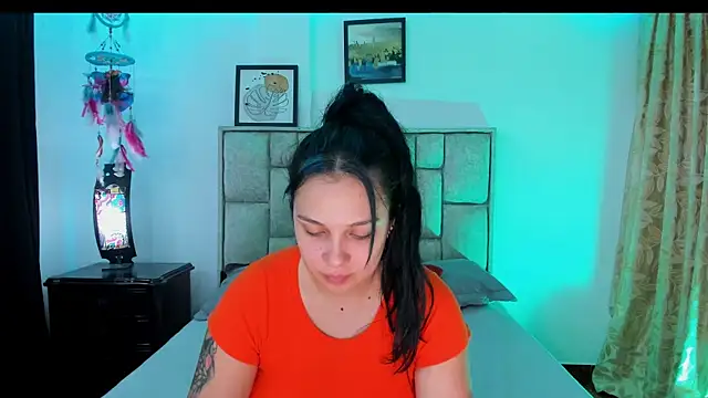 brianaGuzman online show from May 19, 2026, 6:36 pm