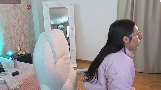 Snapshot of amy_fox2 chatting on March 12, 2026, 2:56 pm amy fox2 online show from March 12, 2026, 2:56 pm