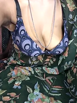 baby soni78690 online show from March 29, 2026, 4:18 pm