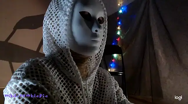 madcrumblepie online show from December 31, 2024, 10:56 pm