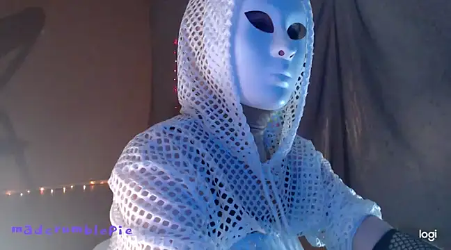 madcrumblepie online show from January 28, 2025, 7:42 pm
