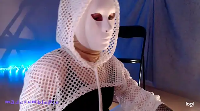madcrumblepie online show from February 21, 2025, 8:05 pm