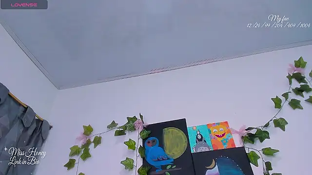 Snapshot of Mxss_Honey chatting on February 6, 2026, 2:27 am Mxss Honey online show from February 6, 2026, 2:27 am