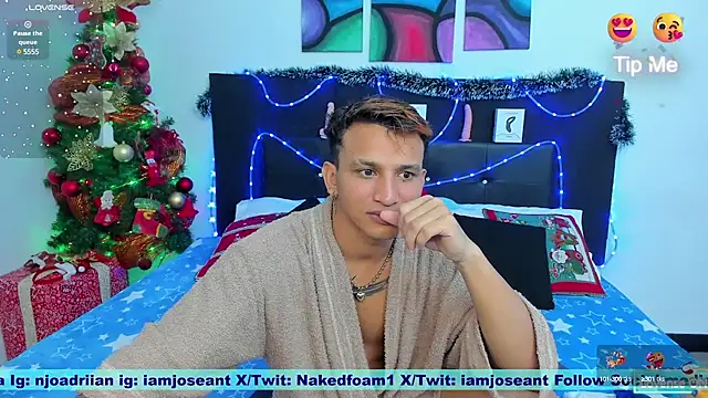 Snapshot of nakedfoam1 chatting on December 27, 2024, 1:22 am nakedfoam1 online show from December 27, 2024, 1:22 am